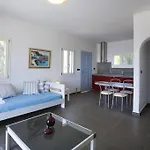 Beachfront Thesseus Βίλα