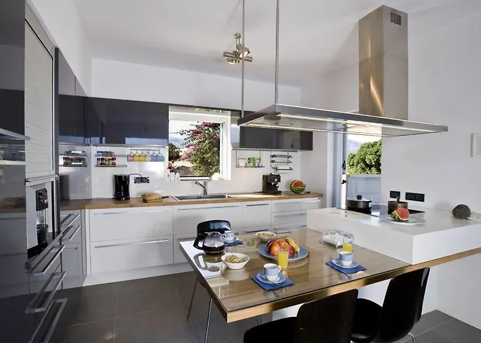 Villa Beachfront Thesseus