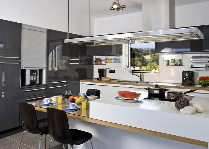 Beachfront Thesseus Moutsouna