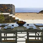 Beachfront Thesseus Villa Moutsouna