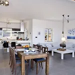 Villa Beachfront Thesseus Moutsouna