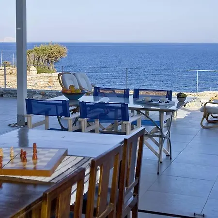 Villa Beachfront Thesseus Mucúna