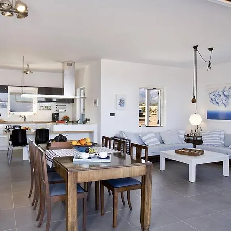 Villa Beachfront Thesseus Mucúna