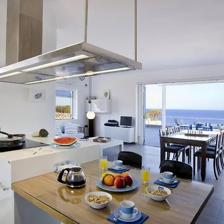 Villa Beachfront Thesseus