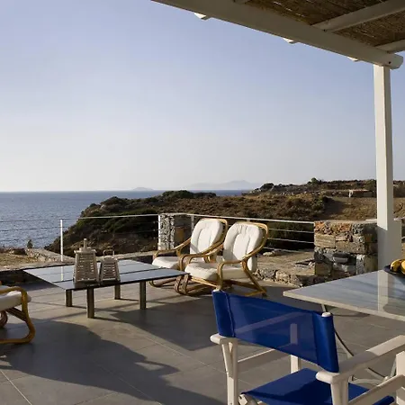 Beachfront Thesseus Villa *