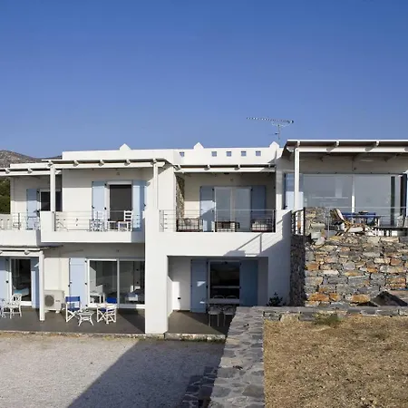 Beachfront Thesseus Villa Moutsoúna