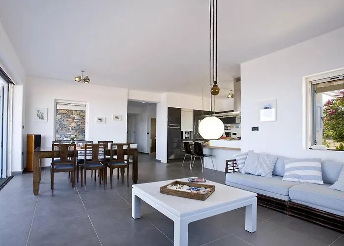 Beachfront Thesseus فيلة *